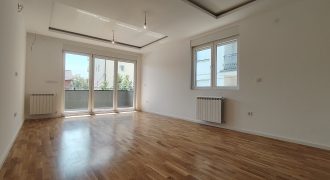 IZDAVANJE – Četvorosoban stan 103 m², I sprat, Obrenovac – 400 € (GARAŽNO MESTO)