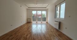 IZDAVANJE – Četvorosoban stan 103 m², I sprat, Obrenovac – 400 € (GARAŽNO MESTO)