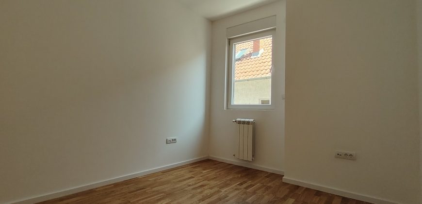 IZDAVANJE – Četvorosoban stan 103 m², I sprat, Obrenovac – 400 € (GARAŽNO MESTO)