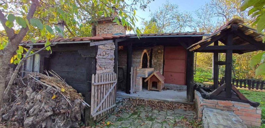 Dve kuće 188 m² + 30 m², 10 ari, Grabovac, Obrenovac, 90.000€