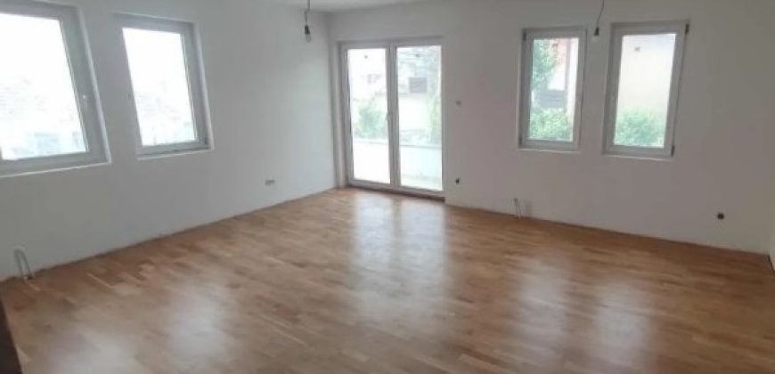 Stan Lazarevac 69m2