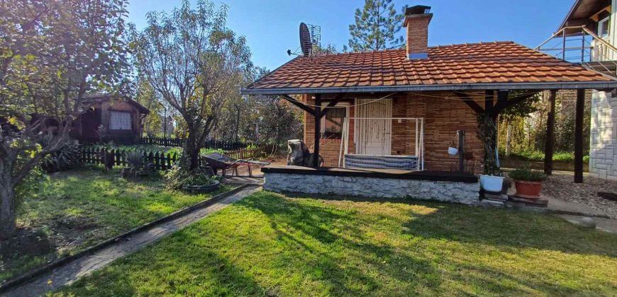 Dve kuće 188 m² + 30 m², 10 ari, Grabovac, Obrenovac, 90.000€