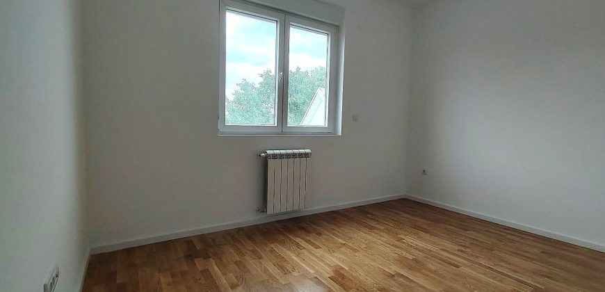 Troiposoban stan 84 m², II sprat, Obrenovac – 126.000€