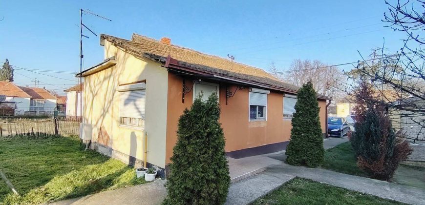 Kuće 53 m² i 44 m², 8 ari, Belo Polje, Obrenovac, 96.000€