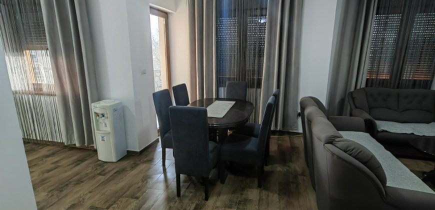 Izdavanje dvosobnog stana Zrenjanin (2)