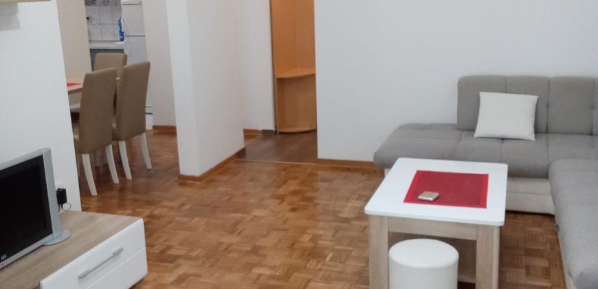1-sitting-room-Celebonovica-Bezanija-Beograd-flat-sale-tenanted-Expo-2027-prodaja-sa-zakupcima-tenanted-invest-estate-property-bitcoin-Serbia-Copy-1-870×420