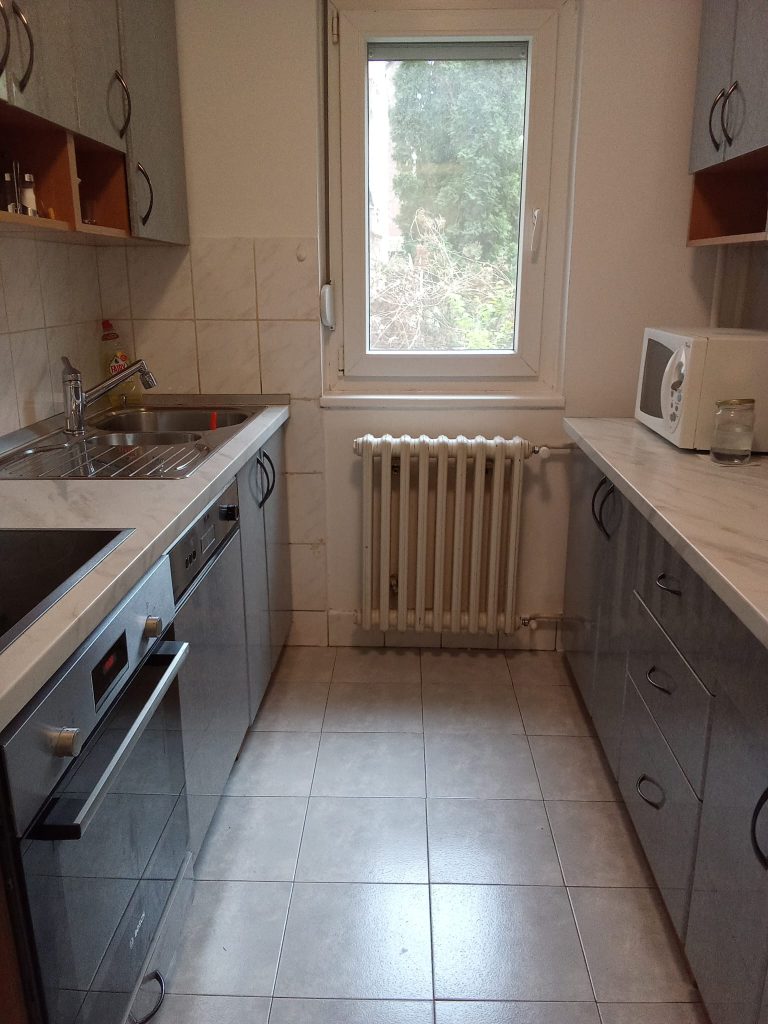 3-kitchen-Celebonovica-Bezanija-Beograd-flat-sale-tenanted-Expo-2027-prodaja-sa-zakupcima-tenanted-invest-estate-property-bitcoin-Serbia