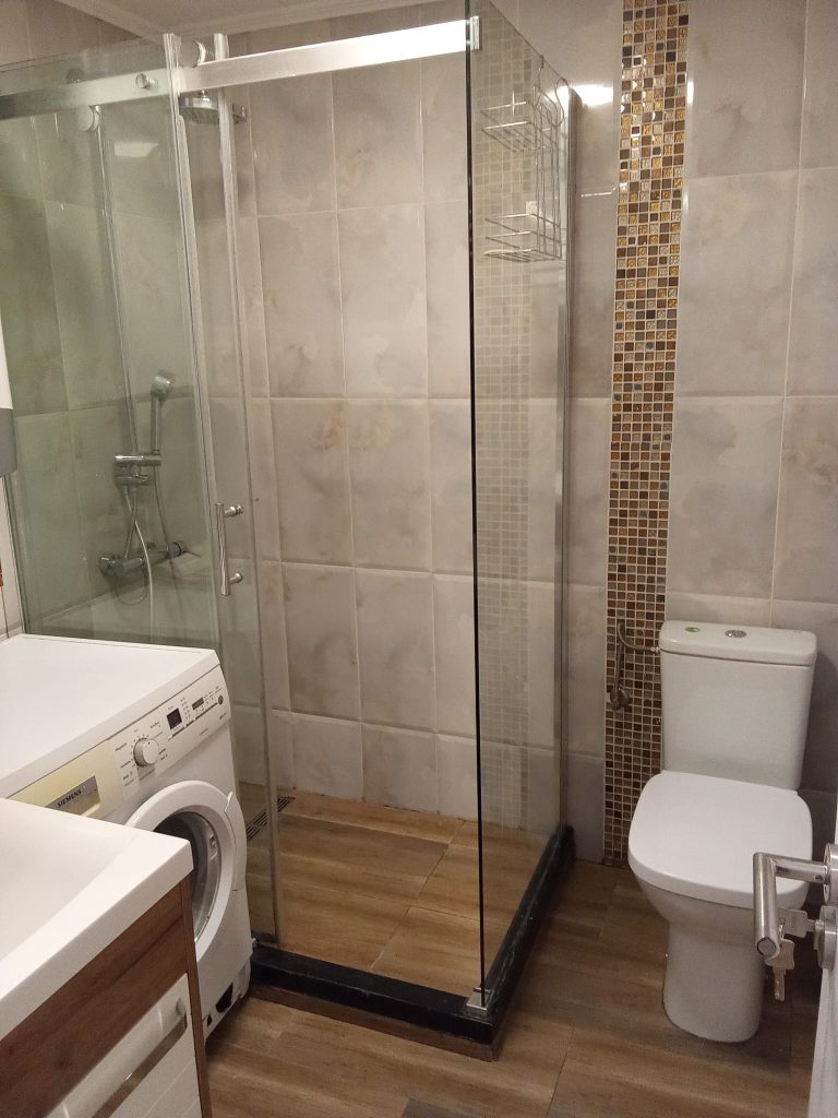 4-bathroom-Celebonovica-Bezanija-Beograd-flat-sale-tenanted-Expo-2027-prodaja-sa-zakupcima-tenanted-invest-estate-property-bitcoin-Serbia