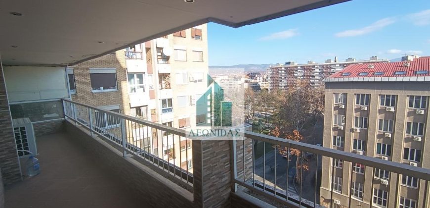 Izdavanje 4.0 stana Trg Kralja Aleksandra Niš