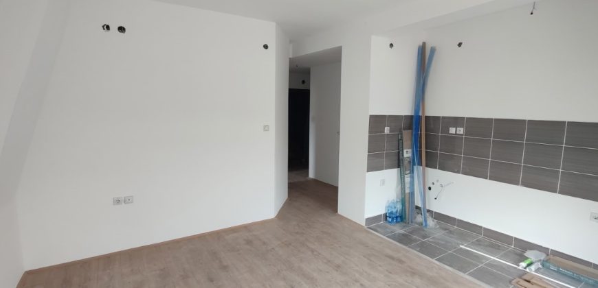 Jednoiposoban stan na prodaju – Palilula, Niš (3)