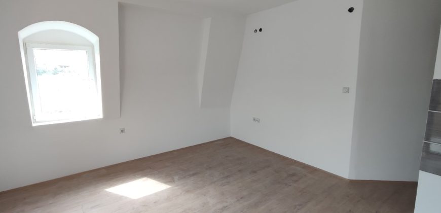 Jednoiposoban stan na prodaju – Palilula, Niš (4)