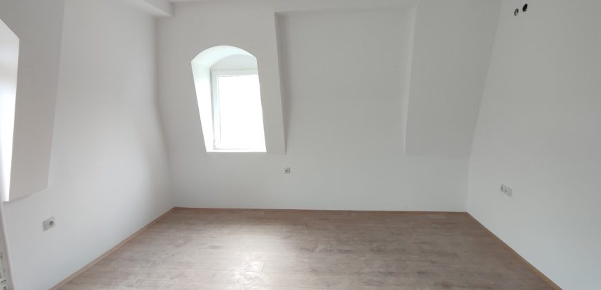 Jednoiposoban stan na prodaju – Palilula, Niš