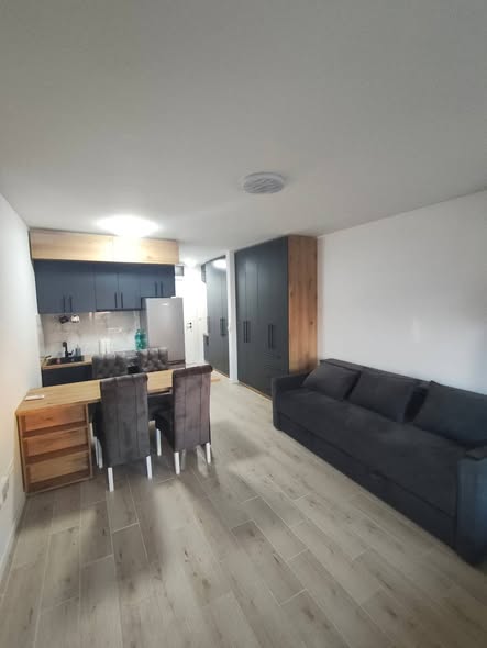 Izdavanje Zrenjanin – Garsonjera614190580_921578030299437_4153377673550711497_n