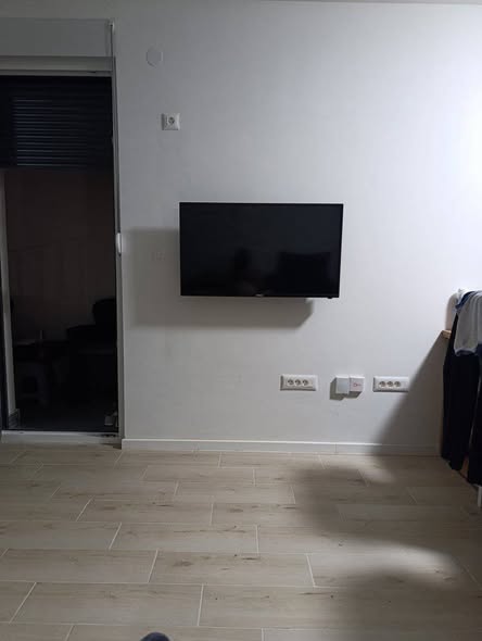 Izdavanje Zrenjanin – Garsonjera614980919_921577873632786_7123223921047445738_n