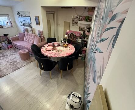 Stan na prodaju Zemun Ugrinovačka 40m2