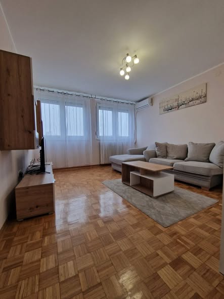 Izdavanje stana Novi Beograd kod Fontane